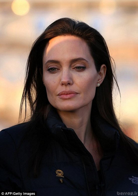 Photos of Angelina Jolie in Iraq (15)