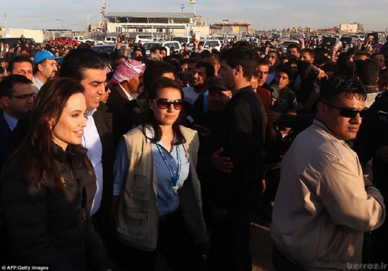 Photos of Angelina Jolie in Iraq (8)