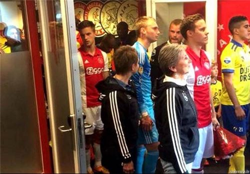 Happy Mother's Day by Ajax players (5)